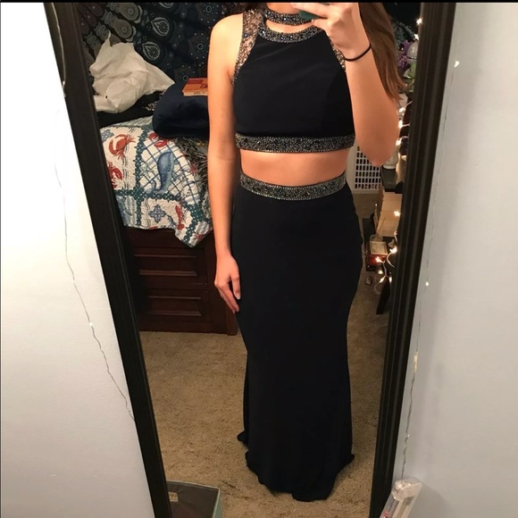 Faviana Dresses & Skirts - Prom dress
